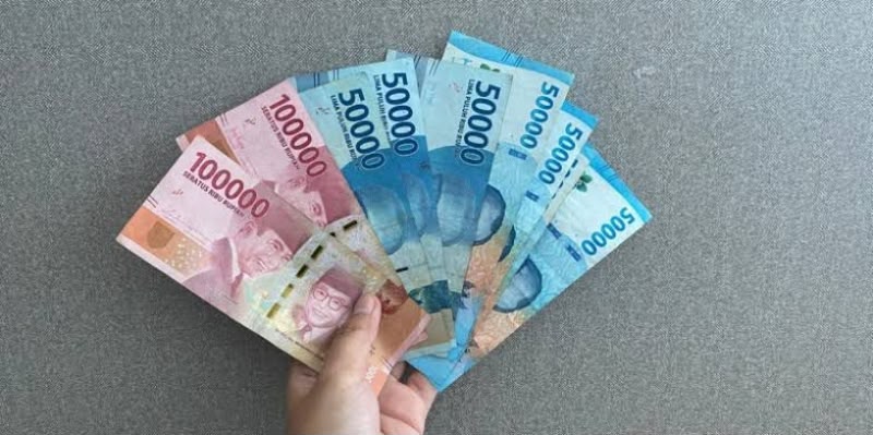 Rupiah Ditutup Loyo ke Rp17.723 per Dolar AS, Pasar Masih Cermati Sanksi AS ke Iran